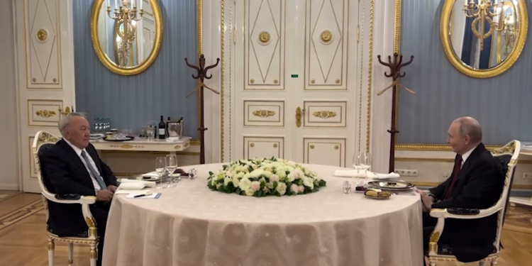 В Кремле состоялась встреча Путина и Назарбаева