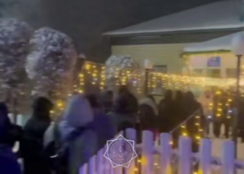 Из-за непогоды более 100 пассажиров эвакуировали в пункты обогрева (ВИДЕО)