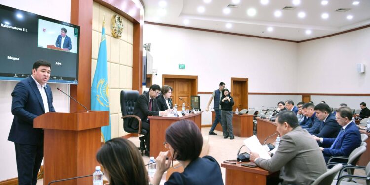 Полис есть – защиты нет: фракция AMANAT предлагает увеличить страховые выплаты при ДТП