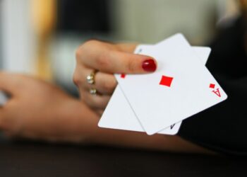 Пара из Казахстана попалась на крупном мошенничестве в Сиднее