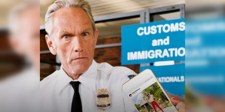 США хотят проверять соцсети и контакты иностранцев перед въездом