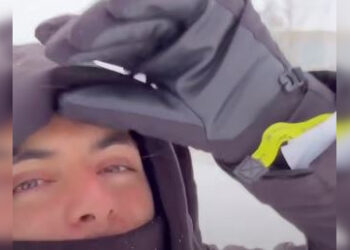 Испанский журналист замёрз в Астане перед матчем Кайрат ― Олимпиакос (ВИДЕО)