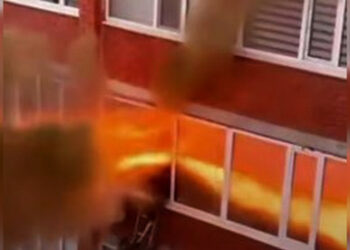 Мощный взрыв прогремел в жилом доме в Уральске (ВИДЕО)