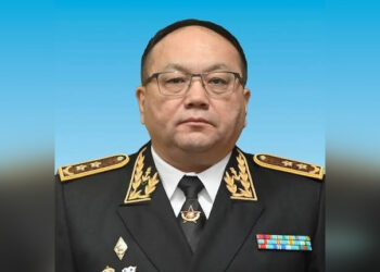 Бурамбаева освободили от должности замглавы Минобороны