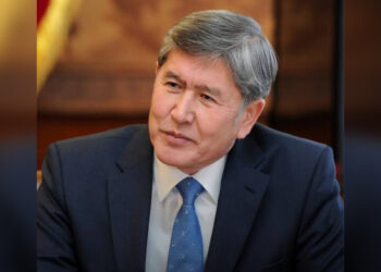 Экс-президента Кыргызстана Алмазбека Атамбаева лишили всех госнаград