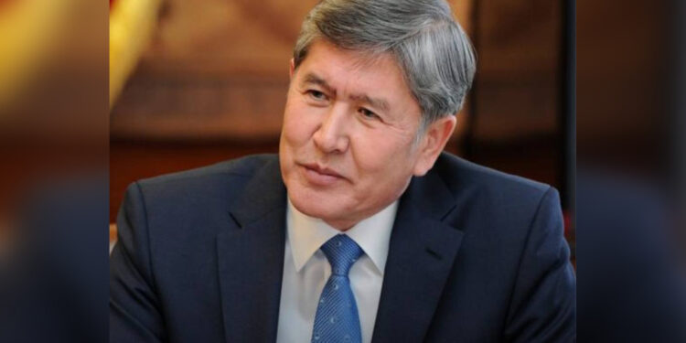 Экс-президента Кыргызстана Алмазбека Атамбаева лишили всех госнаград