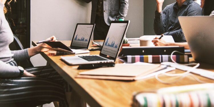 Единую программу «Іскер аймақ» разработали в Казахстане: как малому бизнесу получить помощь?