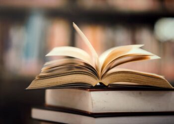 Президент утвердил обладателей специальной литературной премии для молодых авторов в 2025 году