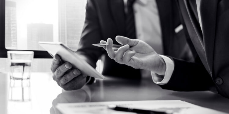 Препятствуют работе: учителя Алматы жалуются на давление со стороны профсоюза «TANYM»