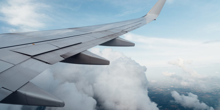 Самолёт Air Astana подал сигнал бедствия из-за задымления