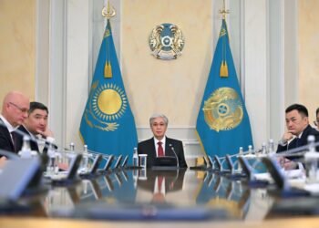 Токаев провёл совещание по развитию региональных грузовых авиахабов