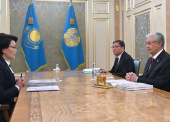 Токаев заслушал Жакупову: как продвигается трудоустройство, соцподдержка и пенсии