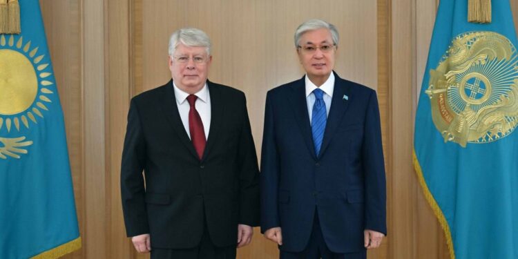 Токаев провёл встречу с послом России Алексеем Бородавкиным