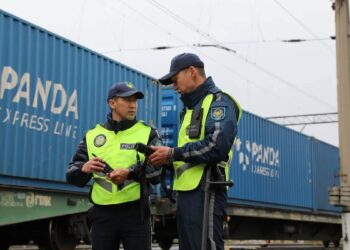 Четверо рабочих погибли под колесами поезда в Карагандинской области