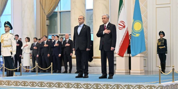 В Астане встретили президента Ирана
