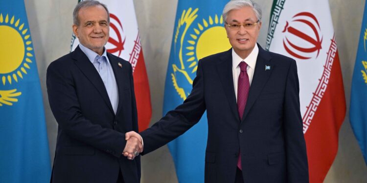 Токаев рассказал СМИ о результатах переговоров с Пезешкианом по международной повестке