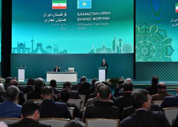 Грузоперевозки, авиарейсы, молочный завод и Каспий: о чём говорили на форуме главы Казахстана и Ирана 