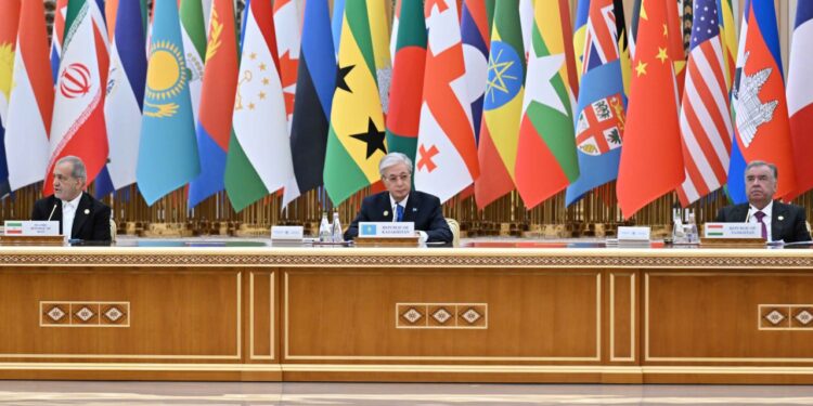 Каспий, логистика, ядерное оружие, Украина и мировая экономика: Токаев выступил на форуме в Ашхабаде