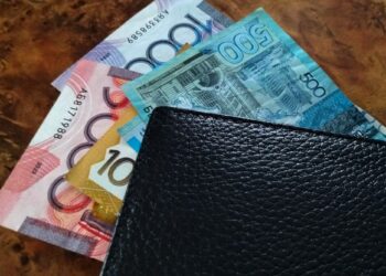 Тенге с начала года укрепился на 2,4% (ВИДЕО)