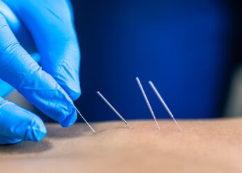 Иглоукалывание обернулось проколом лёгких в ВКО