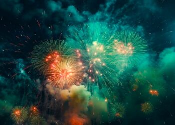 Фейерверки на Новый год: ДЧС Алматы объяснил, где разрешено запускать пиротехнику