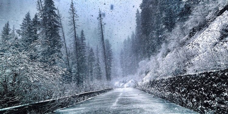 Алматинцев предупредили о резком ухудшении погоды