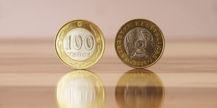 Возможна ли девальвация тенге до 1500 за доллар, рассказал Тимур Сулейменов