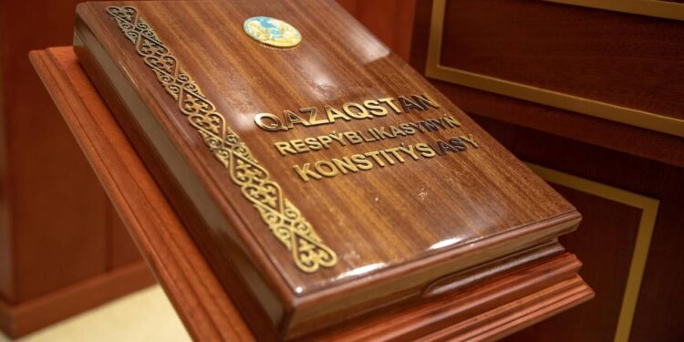 Формулировку «право на жизнь» в Конституции предложили уточнить в Казахстане