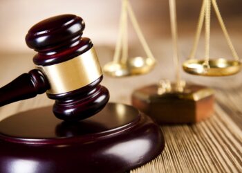 Пономарев предложил закрепить запрет смертной казни в Конституции