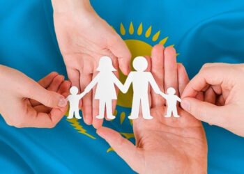 Ценности брака и семьи закрепят на конституционном уровне в Казахстане