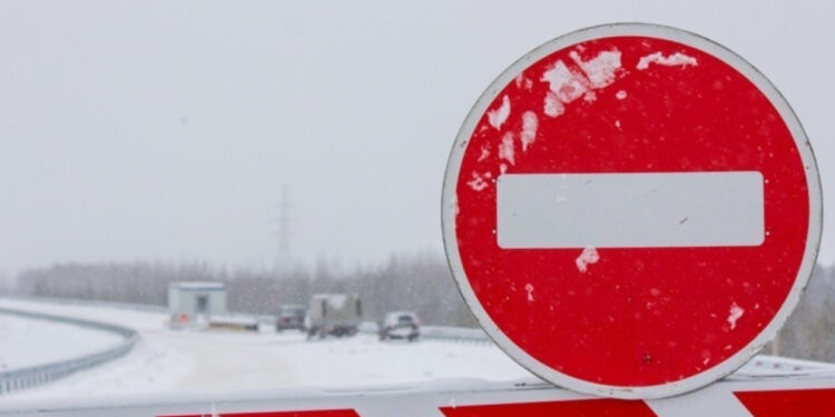 Ограничения ввели на дорогах Казахстана 12 января