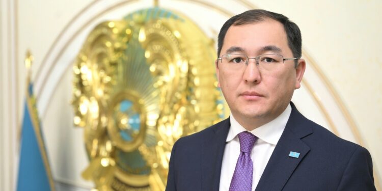 От атташе до пресс-секретаря Токаева: карьерный взлет Айбека Смадиярова