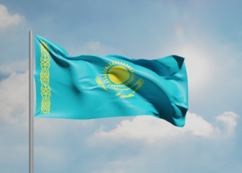 Порядок, уважение, поощрение: Казахстан усиливает правила использования символов государства