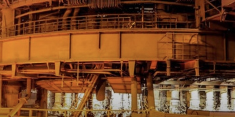 Двух казахстанцев нашли мёртвыми на территории меткомбината в России