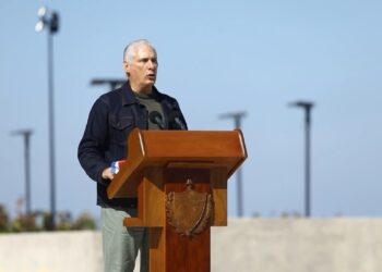 Куба объявила траур по 32 погибшим военным в Венесуэле