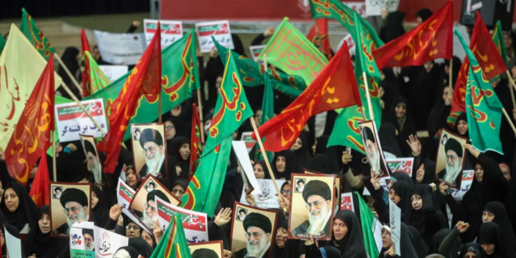 Иранцы против беспорядков: массовые демонстрации в поддержку власти проходят в Иране