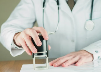 В Казахстане хотят разрешить проверку на алкоголь вне государственных медцентров