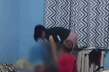 Мать привязала ребёнка к батарее и избила: полиция задержала женщину