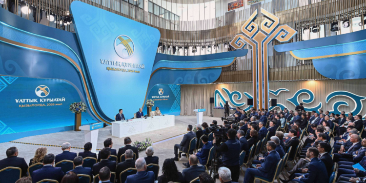 I’m really sorry: Токаев сказал госсоветнику Карину и рассмешил весь зал (ВИДЕО)