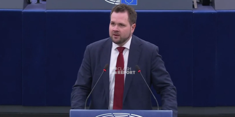 Датский депутат обматерил Трампа на заседании