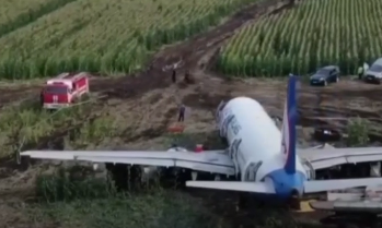 Пилоту, спасшему 167 человек, грозит компенсация за повреждённый самолёт