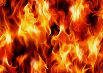 Бензовоз загорелся у заправки в Павлодарской области