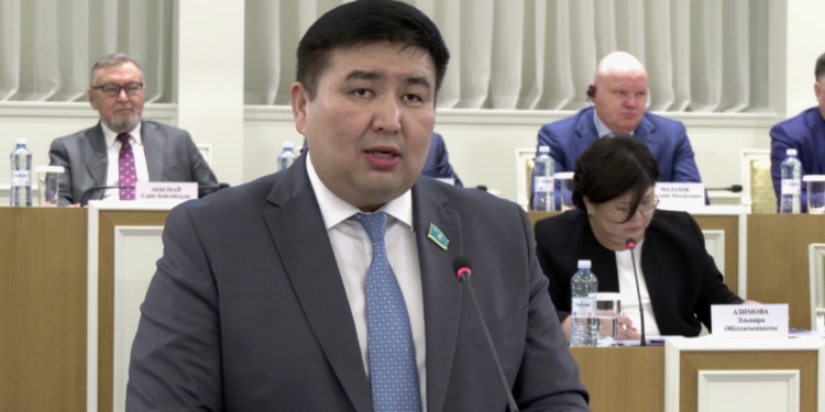 Елнур Бейсенбаев: Конституционная реформа повысит институциональную роль политических партий