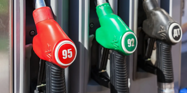 В Казахстане подорожает бензин? Министр энергетики дал ответ