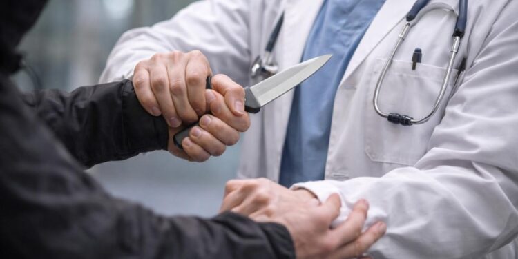 Нападение с ножом: врача убили в больнице Мангистау