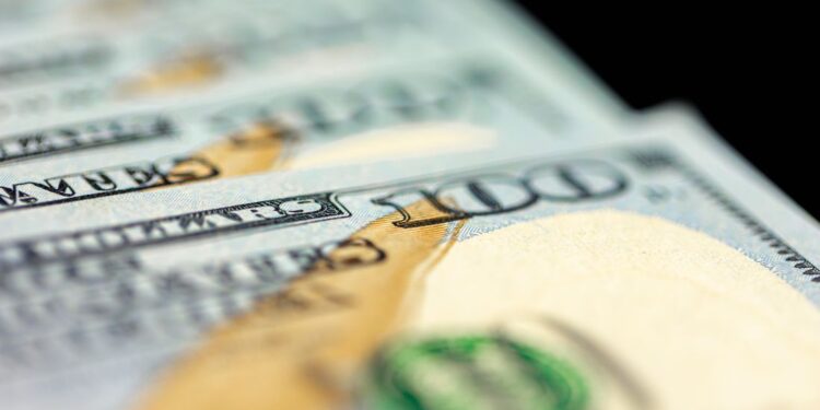 Доллар снова дорожает в Казахстане