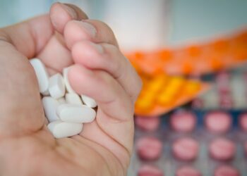 Четыре фармзавода построят в Казахстане по поручениям президента