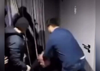 Жестокое избиение мужчины в Атырау попало на видео