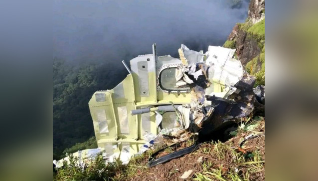 В Индонезии обнаружены обломки потерпевшего крушение самолёта (ВИДЕО)