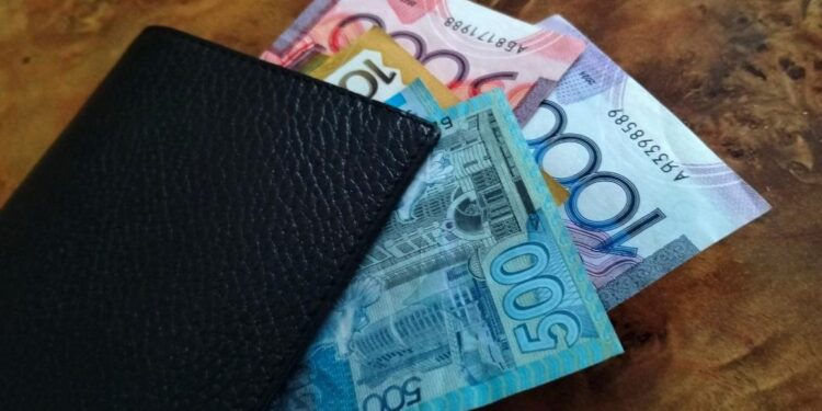 Солдатам-срочникам запретят брать кредиты в Казахстане